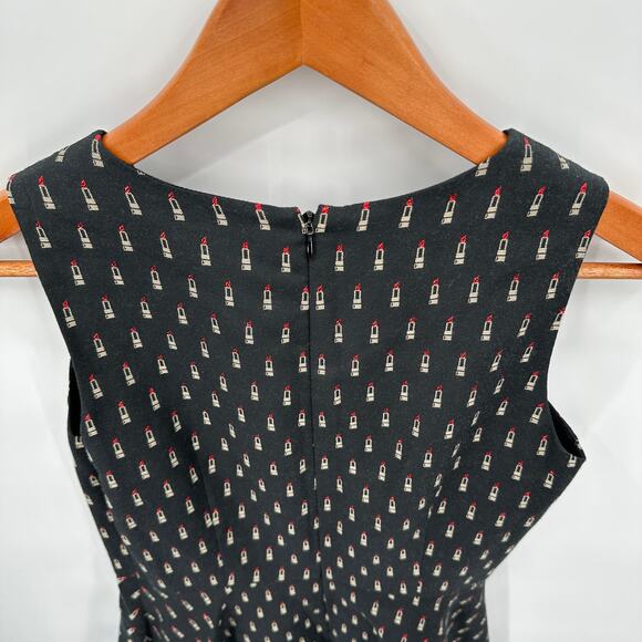 SHOSHANNA Elvira V-Neck Fit & Flare Black Red Lipstick Print Dress // 2 - Picture 10 of 11